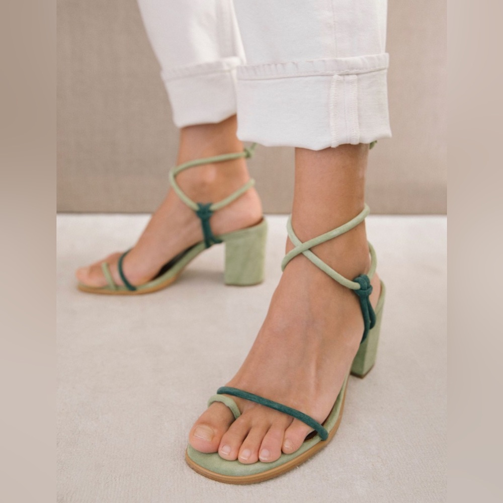 ALOHAS Green Two-Tone Strappy Block Heel Sandals